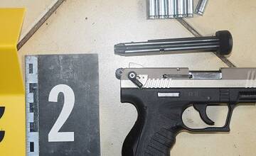 FOTO: Kriminalisti zadržali pestovateľa marihuany v obci Čáry