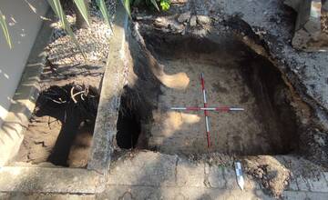 FOTO: Pamiatkari objavili v Dubovanoch loch