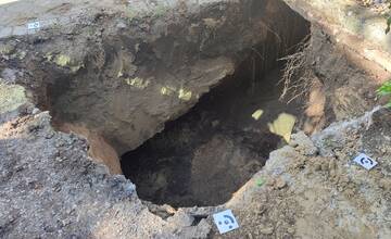 FOTO: Pamiatkari objavili v Dubovanoch loch