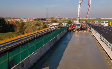 FOTO: Finálne práce na moste pri Trnave
