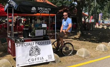 FOTO: V Egypte zomrel majiteľ kaviarne Coffia