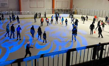 FOTO: Korčuliarsky maratón na zimnom štadión v Trnave