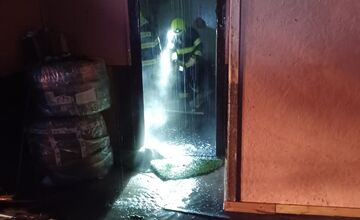 FOTO: Požiar stavebnín v Skalici