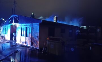 FOTO: Požiar stavebnín v Skalici