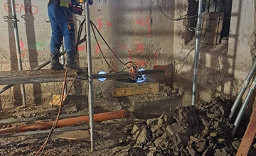 FOTO: Rekonštrukcia mestského kina v Leopoldove napreduje