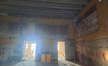 FOTO: Rekonštrukcia mestského kina v Leopoldove napreduje