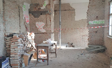 FOTO: Rekonštrukcia mestského kina v Leopoldove napreduje