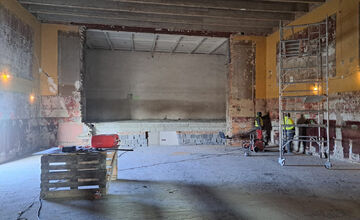 FOTO: Rekonštrukcia mestského kina v Leopoldove napreduje