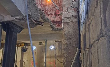 FOTO: Rekonštrukcia mestského kina v Leopoldove napreduje