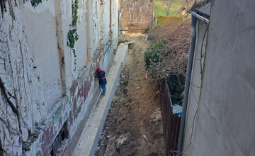 FOTO: Rekonštrukcia mestského kina v Leopoldove napreduje