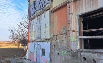 FOTO: Rekonštrukcia mestského kina v Leopoldove napreduje