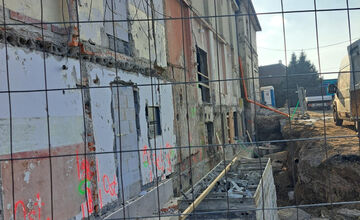 FOTO: Rekonštrukcia mestského kina v Leopoldove napreduje