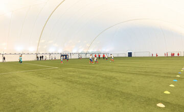 FOTO: Mesto Senica investovalo do nafukovacej športovej haly