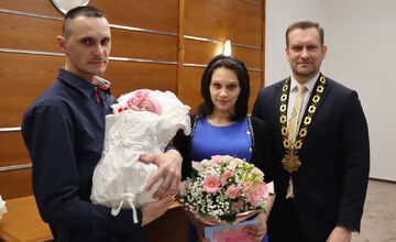 FOTO: V Senici slávnostne uvítali do života prvú občianku v roku 2025