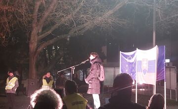 FOTO: Námestia v Trnavskom kraji sa opäť zaplnili. Občania si pripomenuli pamiatku na Jána a Martiny