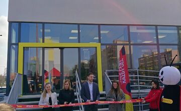 FOTO: V Senici oficiálne otvorili novú predajňu Biedronky