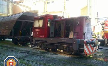 FOTO: V Trnave horela lokomotíva