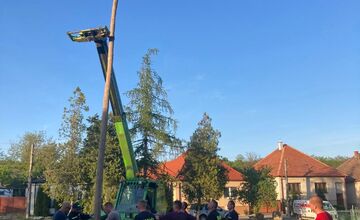 FOTO: Takto vyzerala atmosféra počas stavania májov v Trnavskom kraji