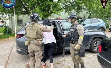 FOTO: Polícia zadržala dvojicu, ktorá nútila mladistvé k sexuálnym službám