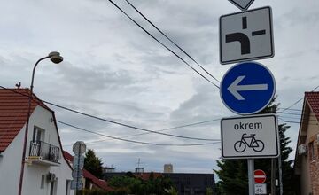 FOTO: V Trnave osadili nové dopravné značky. Vodiči kritikou nešetria
