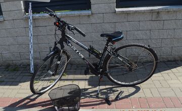 FOTO: Polícia hľadá svedkov nehody, pri ktorej sa zranila staršia cyklistka