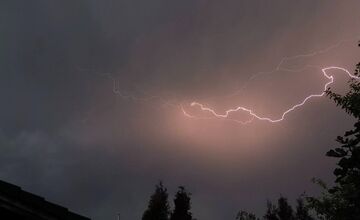 FOTO: Západné Slovensko patrilo medzi najviac zasiahnuté oblasti búrok