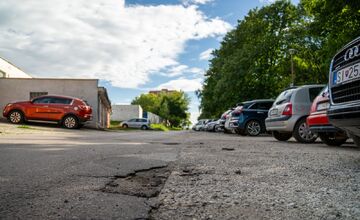 FOTO: Obnova parkovísk v Skalici