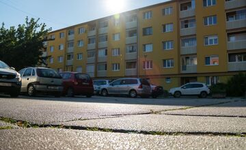 FOTO: Obnova parkovísk v Skalici