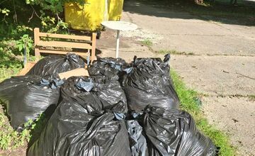 FOTO: Skaličania sú zhrození z okolia rekreačného strediska, dovolenkárov vítajú odpadky