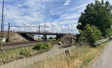 FOTO: V Seredi sa začali práce na novom moste