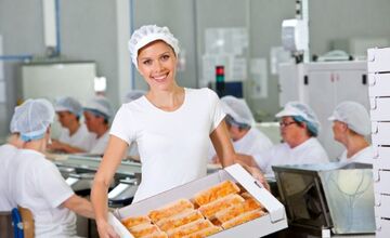 FOTO: V Hlohovci sídli jedna z najväčších fabrík na sušené ovocie