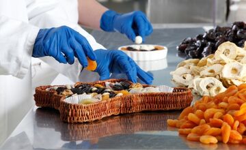 FOTO: V Hlohovci sídli jedna z najväčších fabrík na sušené ovocie