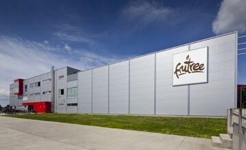 FOTO: V Hlohovci sídli jedna z najväčších fabrík na sušené ovocie