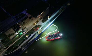 FOTO: V Dunajskej Strede unikla z lode do Dunaja nebezpečná látka