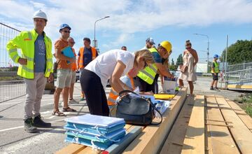 FOTO: V Seredi čoskoro otvoria novú pešiu lávku na moste