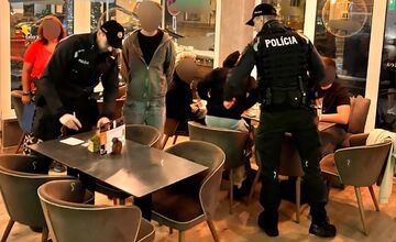 FOTO: Polícia si opäť posvietila na alkohol u mladistvých