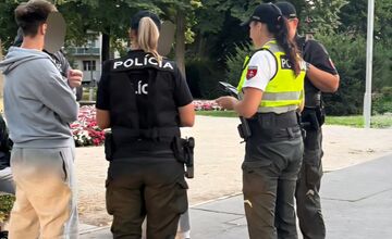 FOTO: Polícia si opäť posvietila na alkohol u mladistvých