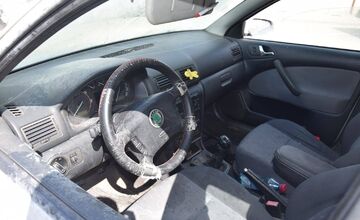 FOTO: Požiar auta v Dolnej Strede