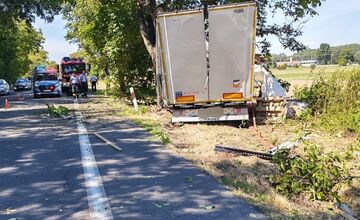 FOTO: Tragická nehoda v obci Dolný Bar