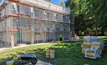 FOTO: Žiaci a škôlkari z Piešťan sa po prázdninách vrátili do vynovených priestorov školských objektov