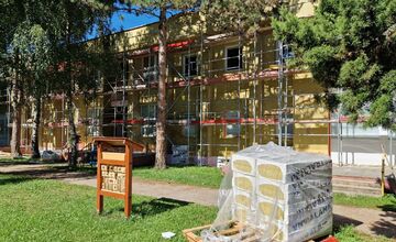 FOTO: Žiaci a škôlkari z Piešťan sa po prázdninách vrátili do vynovených priestorov školských objektov