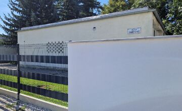 FOTO: Žiaci a škôlkari z Piešťan sa po prázdninách vrátili do vynovených priestorov školských objektov