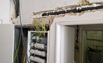 FOTO: Žiaci a škôlkari z Piešťan sa po prázdninách vrátili do vynovených priestorov školských objektov