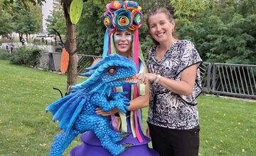 FOTO: Počas jarmoku v Ružovom parku zaujala ľudí Jarmočná diva