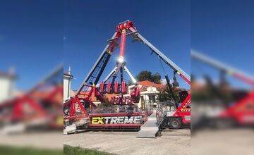 FOTO: Počas jarmoku v Ružovom parku zaujala ľudí Jarmočná diva