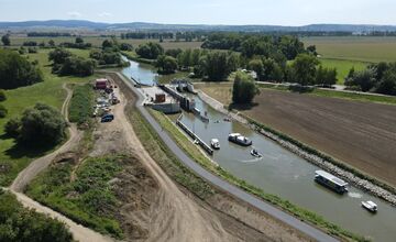 FOTO: Historický míľnik, Baťov kanál vedie po novom až do Hodonína