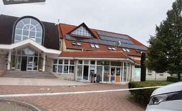 FOTO: Polícia hľadá muža podozrivého z výbuchu bankomatu v Maduniciach