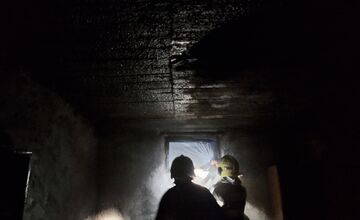 FOTO: Zásah hasičov pri požiari rodinného domu vo Vrbine