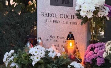 FOTO: Ľudia si uctili pamiatku Duchoňa, jeho piesne rozozvučali cintorín