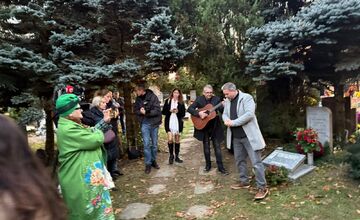 FOTO: Ľudia si uctili pamiatku Duchoňa, jeho piesne rozozvučali cintorín